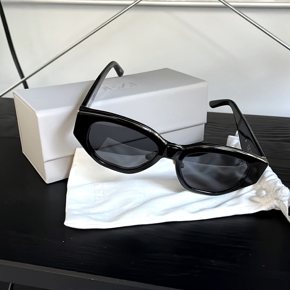 Dezi Charge It Sunglasses